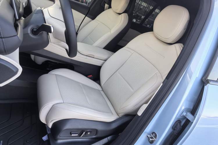 Used Nio ES6 2023 75 kWh Left Front Seat