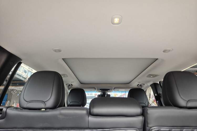 Used Jeep Commander 2018 2.0T Two-Wheel Drive Enjoy Edition China V