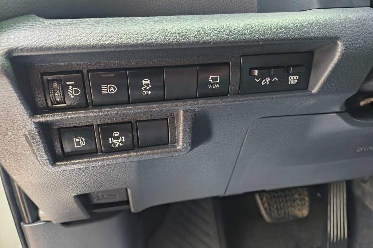 Used Toyota SIENNA 2024 2.5L Hybrid Luxury Edition Interior 6