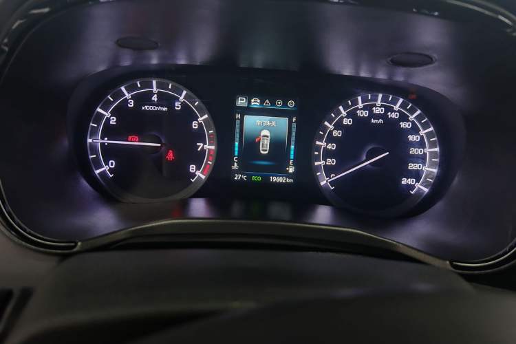 Used CHANGAN Ruicheng CC 2022 Blue Whale Edition 1.5T DCT Luxury Model Odometer Close Up