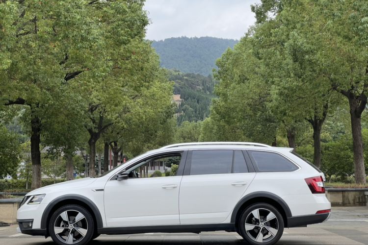 Used Skoda Octavia 2018 Station Wagon TSI280 DSG Flagship Edition
