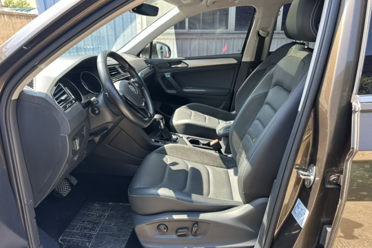 Used Volkswagen Tiguan L 2019 Revised 330TSI Automatic Two-Wheel Drive Smart & Luxury Edition China VI Standard
