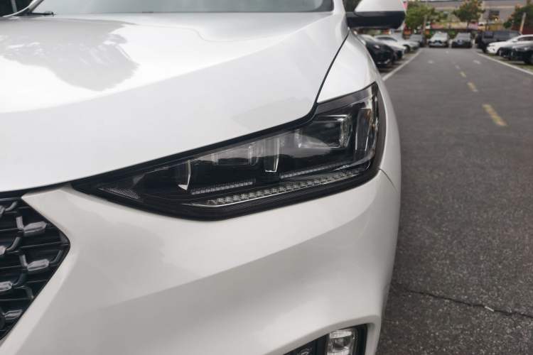 Used Wey VV6 2020 2.0T Two-Wheel Drive Smart Protection+
