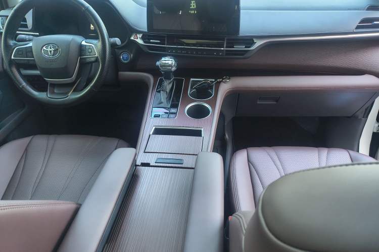 Used Toyota Granvia 2023 2.5L Hybrid Luxury Edition Instrument Cluster