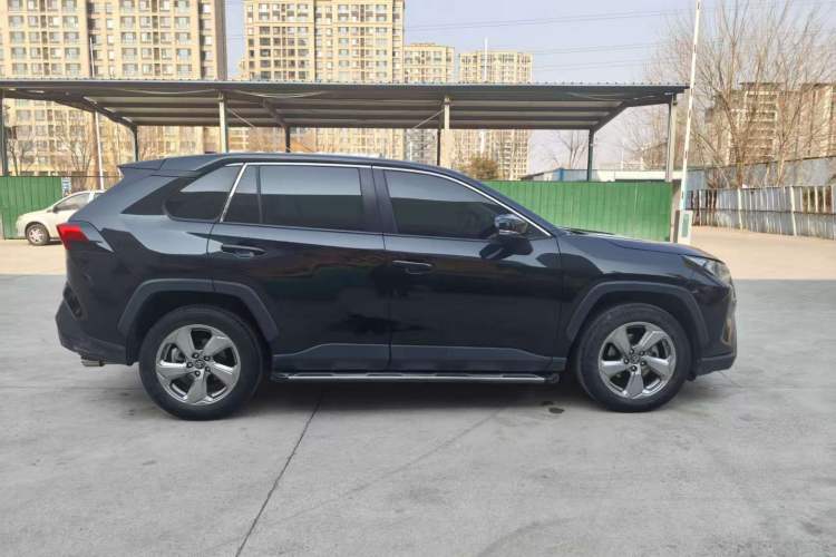 Used Toyota RAV4 2021 2.0L CVT Two-Wheel Drive Fashion Edition