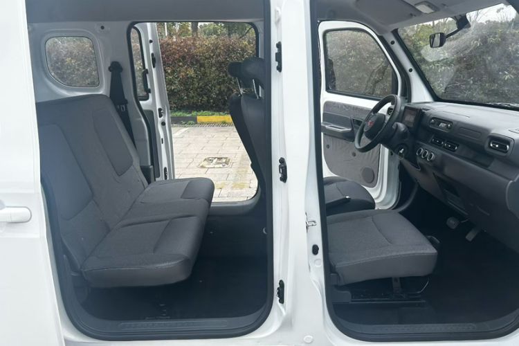 Used Wuling Zhiguang New Energy 2025 Standard Model Exterior 9