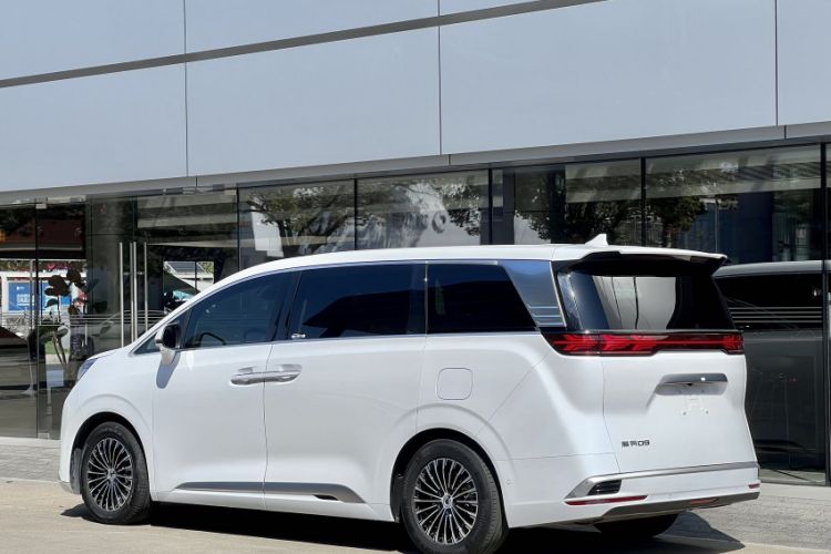 Used Denza D9 2022 DM-i 970 Four-Wheel Drive Flagship Model
