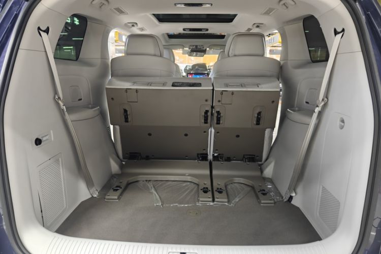 Used Roewe iMAX8 2023 400TGI Comfort Edition