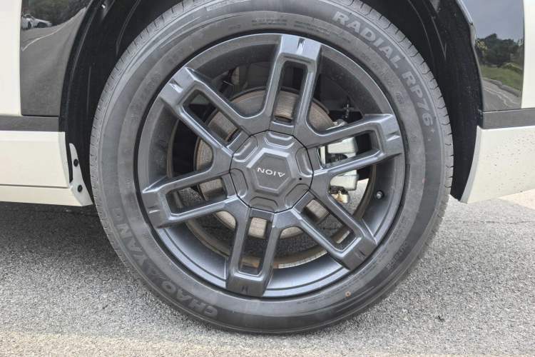 Used AION V 2024 Aion Tyrannosaurus 520 Smart Enjoy Edition
