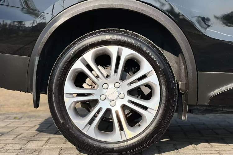 Used Lynk & Co 01 2019 2.0T Two-Wheel-Drive Pro Version China VI Standard Exterior 9