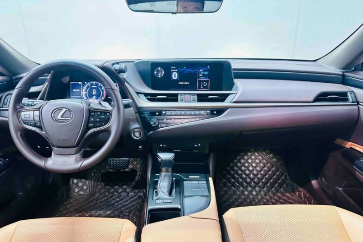 Used Lexus ES 2018 200 Excellence Edition China V Standard
