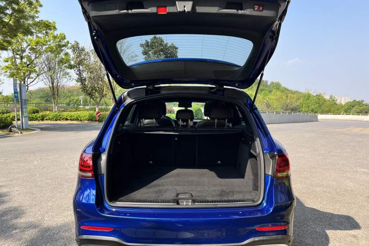 Used Mercedes-Benz GLC 2020 Facelift GLC 300 L 4MATIC Dynamic Edition Interior 6