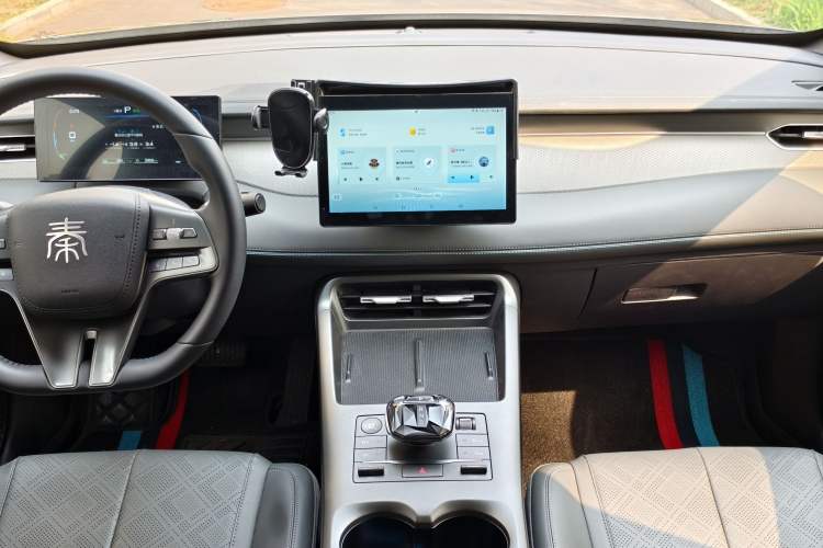 Used BYD Qin PLUS 2025 DM-i Smart Drive 55KM Leading Model Interior 8