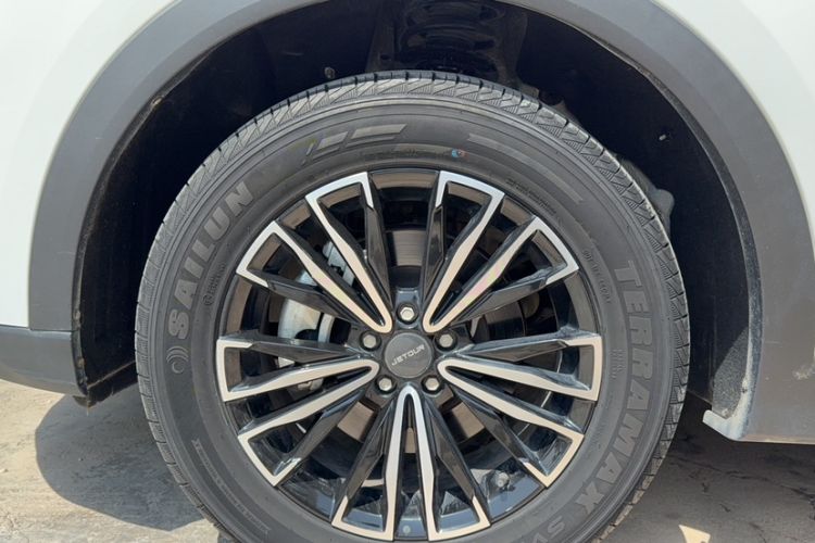 Used JETOUR X70 PLUS 2023 1.5T Manual Warrior PRO 5-Seater Interior 7