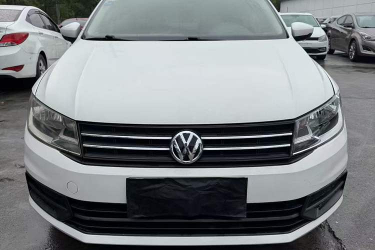 Used Volkswagen Santana 2016 1.6L Automatic Fashion Edition Exterior 1