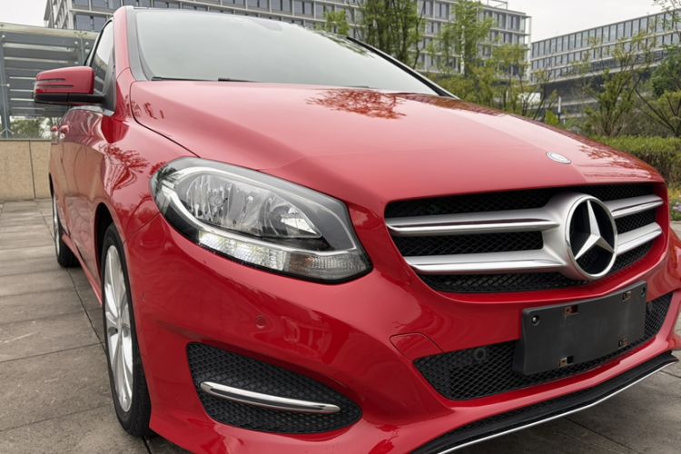 Used Mercedes-Benz B-Class 2017 B 200 Sport Edition Exterior 10