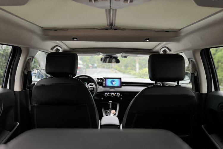 Used Honda Vezel 2023 1.5L CVT Tech Edition Headliner