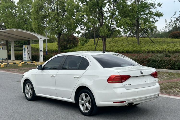 Used Volkswagen Lavida 2017 1.6L Automatic Fashion Edition Exterior 3