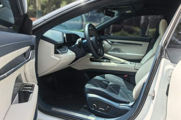 Used Zeekr 001 2023 YOU Edition 100 kWh Interior 1