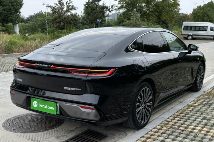 Used Geely Galaxy Galaxy 8 2025 130km EM-i Flagship Edition