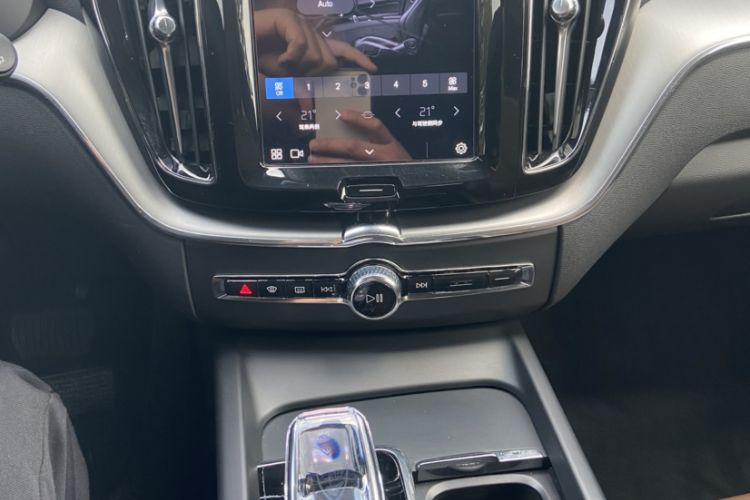 Used Volvo XC60 2024 B5 4x4 Smart Luxury Edition