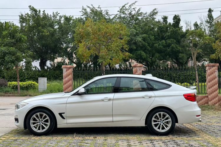 Used BMW 3 Series GT 2013 320i Leading Model
