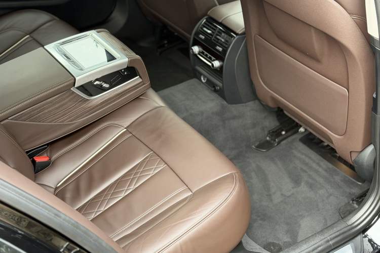 Used BMW 5 Series 2018 530Li Luxury Edition Premium Package
