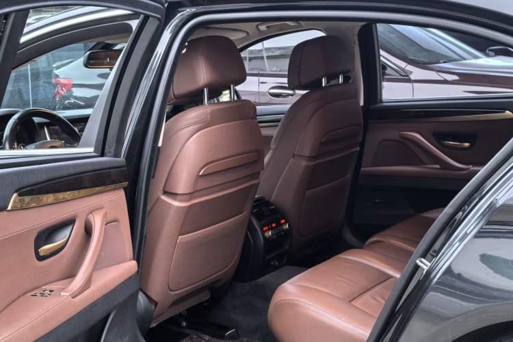 Used BMW 5 Series 2014 535Li Leading Model