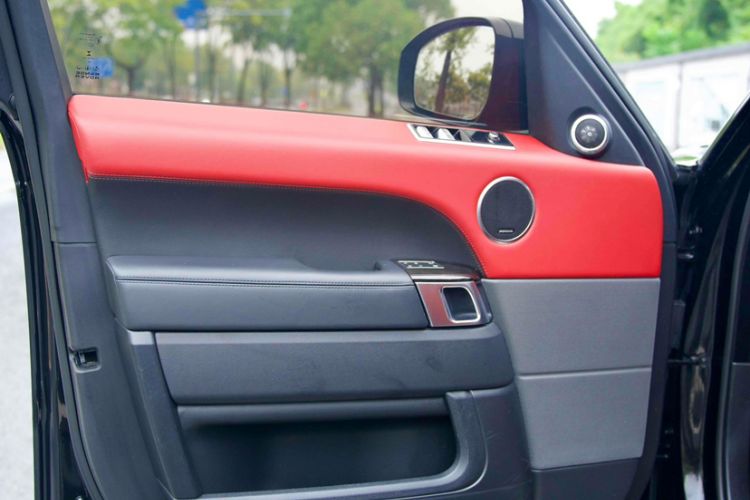 Used Land Rover Range Rover Sport 2021 3.0 L6 YAO Black Edition