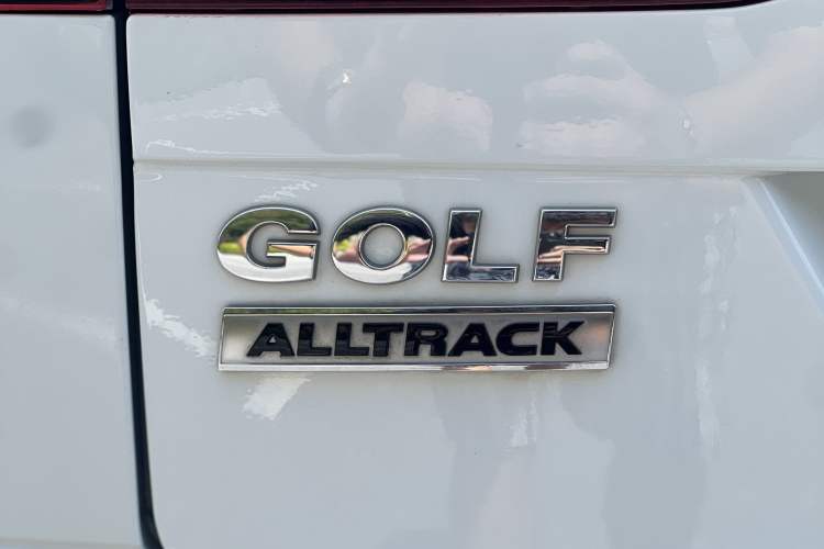 Used Volkswagen Golf 2019 1.8TSI Travel Edition
