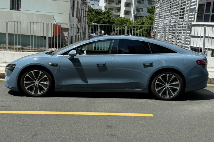 Used Hima Luxeed S7 2025 855 km Max Exterior 4