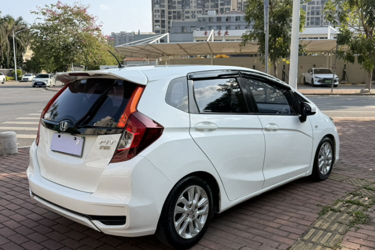 Used Honda Fit 2018 1.5L CVT Comfort Sunroof Version Exterior 6