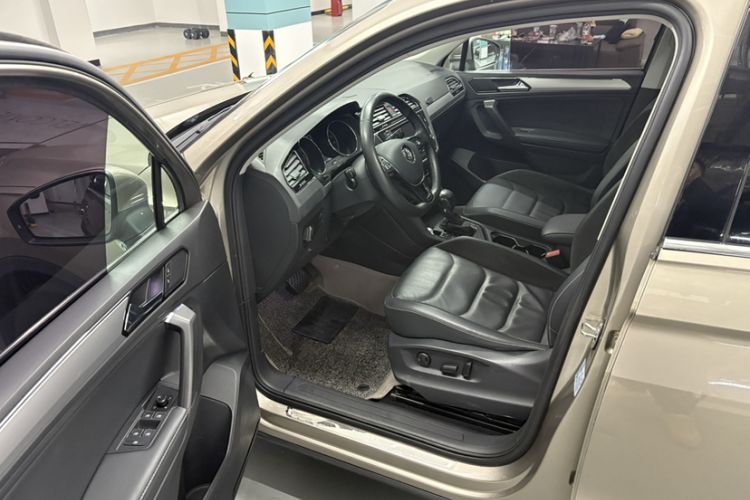 Used Volkswagen Tiguan L 2017 330TSI Automatic Two-Wheel Drive Luxury Edition
