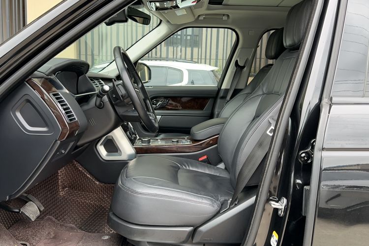 Used Land Rover Range Rover 2022 3.0 L6 360 PS Grand Edition
