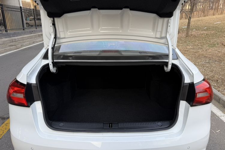 Used Roewe 360 2018 PLUS 1.5L Automatic Luxury Edition
