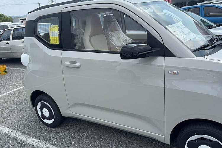 Used Wuling Hongguang MINIEV 2024 3rd Generation 215km Youth Edition