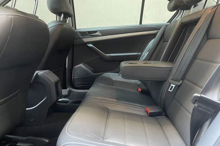 Used Volkswagen Lavida 2015 230TSI DSG Comfort Edition
