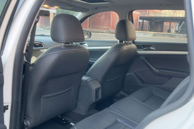 Used Volkswagen Gran Lavida 2015 230TSI DSG Comfort Edition
