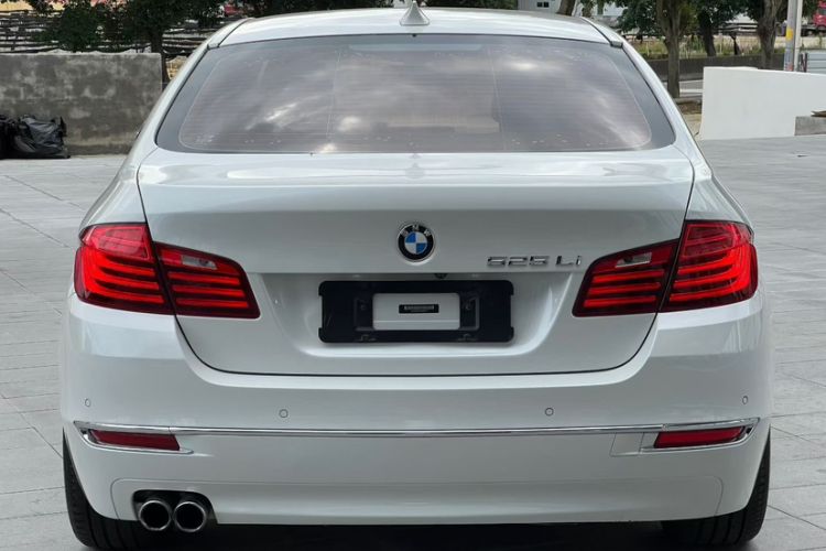 Used BMW 5 Series 2014 525Li Luxury Design Package