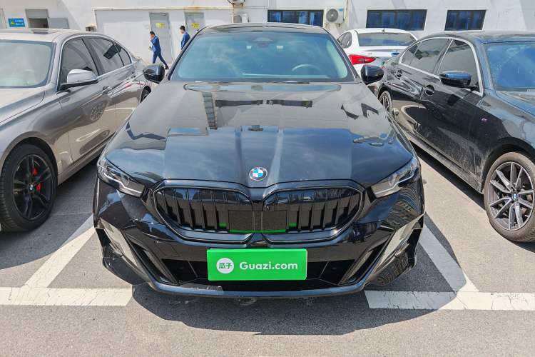 Used BMW 5 Series 2026 530Li Leading M Sport Package Exterior 8