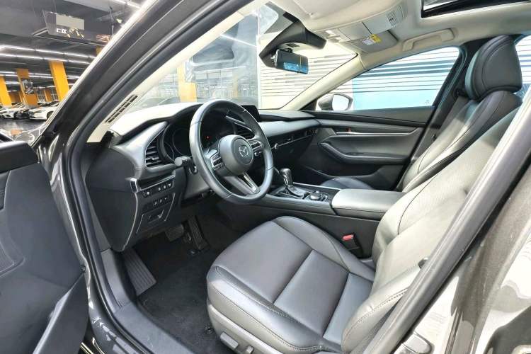 Used Mazda 3 Axela 2021 2.0L Automatic Zhiyao Edition Interior 2