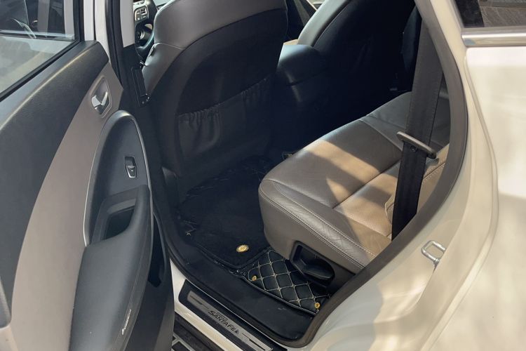 Used Hyundai Grand SantaFe 2013 3.0L 7-Seater Four-Wheel-Drive Comfort Edition