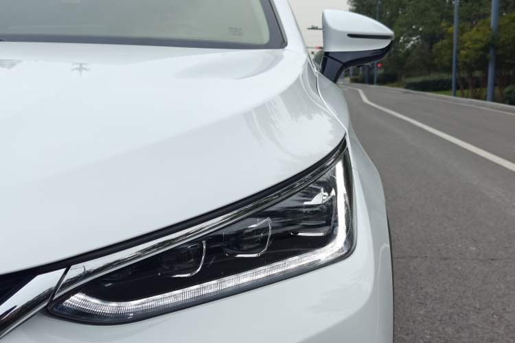 Used BYD Tang 2018 2.0T Automatic SmartConnect Prestige 7-Seater China V Standard