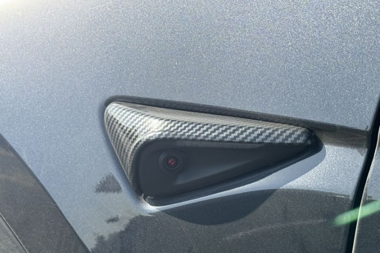 Used Tesla Model Y 2024 Long-Range All-Wheel-Drive Version