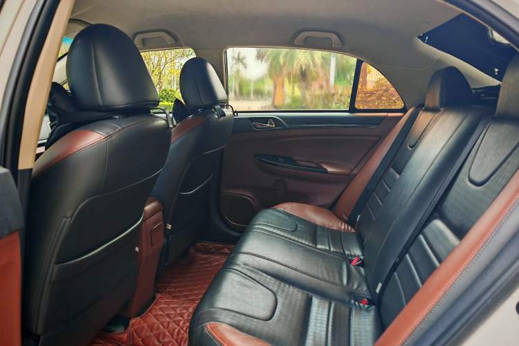 Used BYD Surui 2016 1.5L Manual Elite Edition Interior 3