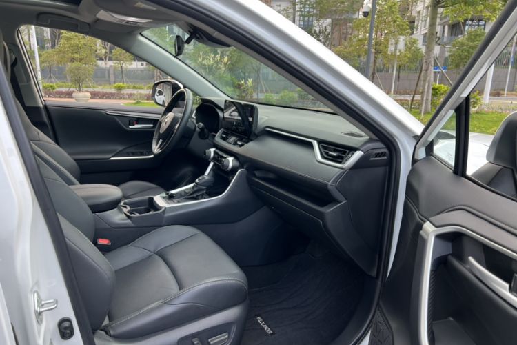 Used Toyota Wildlander 2023 2.0L CVT Four-Wheel Drive Luxury PLUS Edition