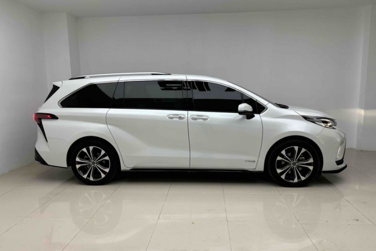 Used Toyota Granvia 2022 2.5L Hybrid Prestige Edition