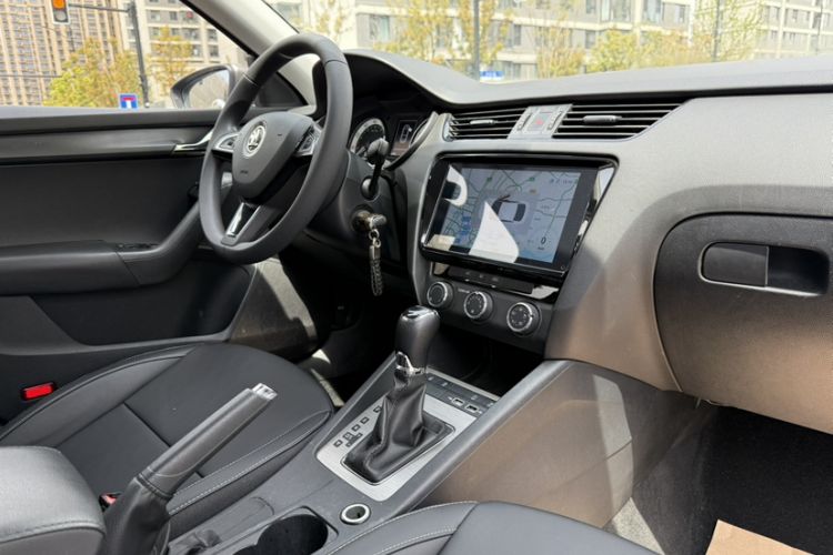 Used Skoda Octavia 2021 1.5L Automatic Comfort Edition Interior 10