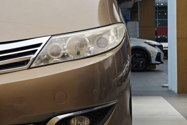 Used BYD M6 2013 2.4L Automatic Luxury Model
