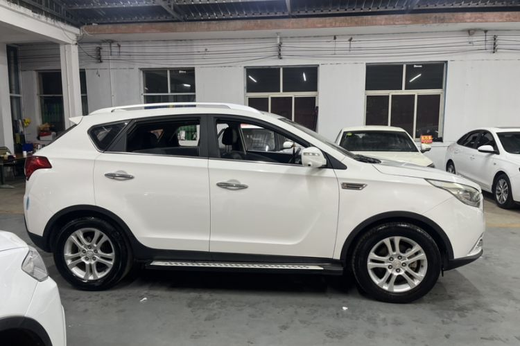 Used Huatai Santa Fe 2016 1.5T Gasoline Automatic Two-Wheel Drive Elite Model
